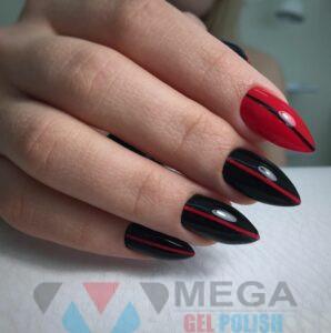 Красно-черные полосатые ногти
